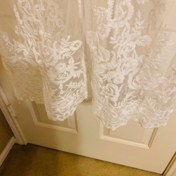 ‼️SOLD‼️White Lace Long Boho Style Kimono💜 - Picture 5 of 7